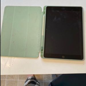 7th Gen iPad and apple pen